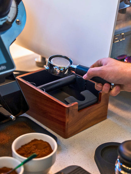 EIGHT OUNCE BASICS Deluxe Knockbox